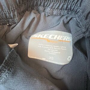 SKETCHERS SCRUB BOTTOMS